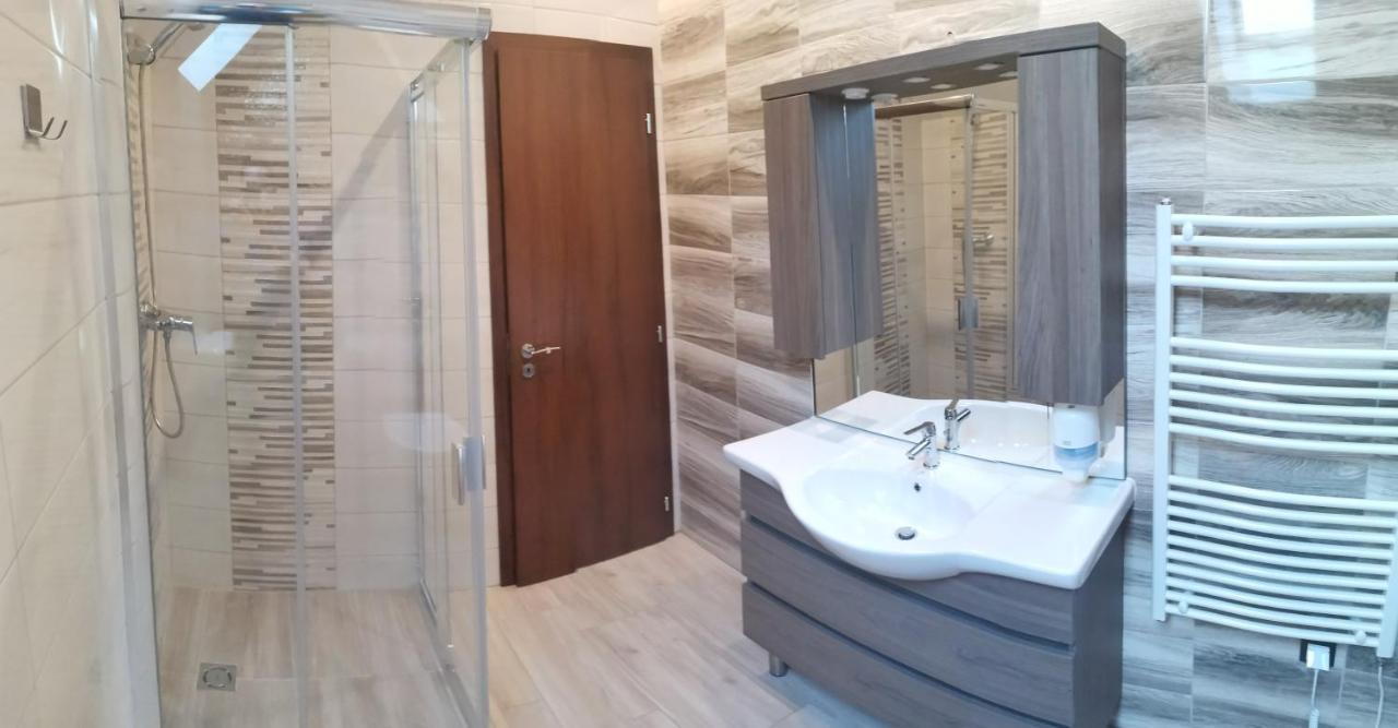 Termal Apartmanhaz Veresegyhaz Ngoại thất bức ảnh