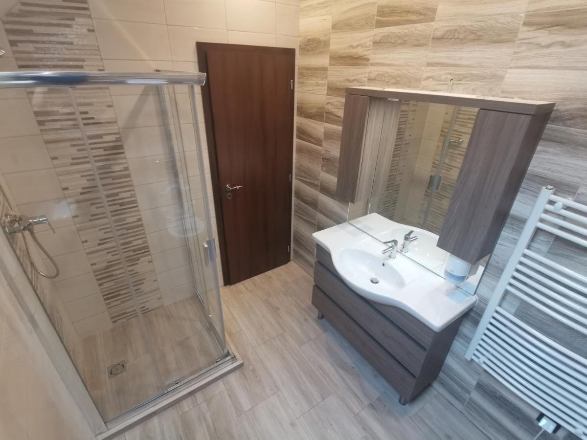 Termal Apartmanhaz Veresegyhaz Ngoại thất bức ảnh